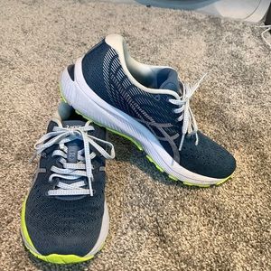 ASICS Cumulus 22 blue running shoes